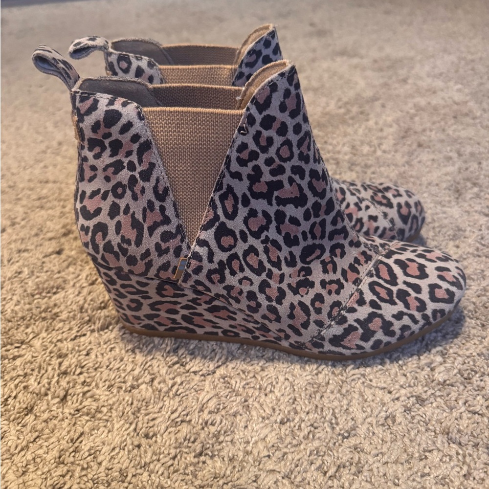 Tan Leopard Print Ankle Boots with Wedge Heel and Slip-On Design